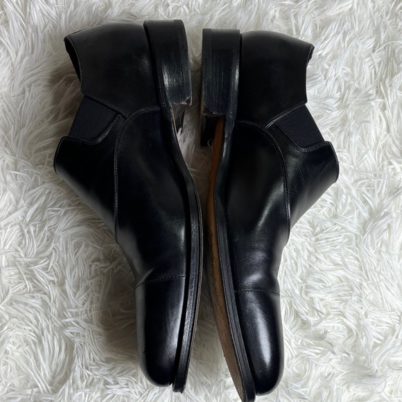 SALVATORE FERRAGAMO Lavorazione Originale side-gore cap toe loafers - Picture 2 of 6